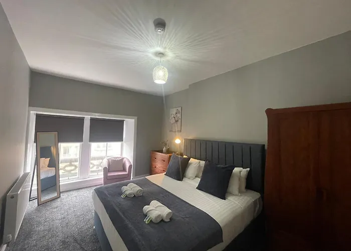 The West Nest For Six - Pass The Keys * Glasgow