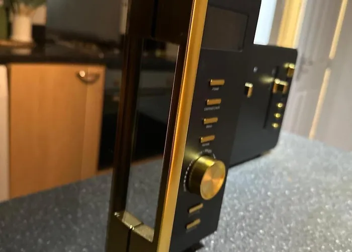 Modern 2 Bedroom Ground Floor Near Centre *