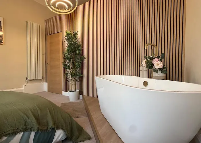 Romantic Brand New Flat, Centre Glasgow