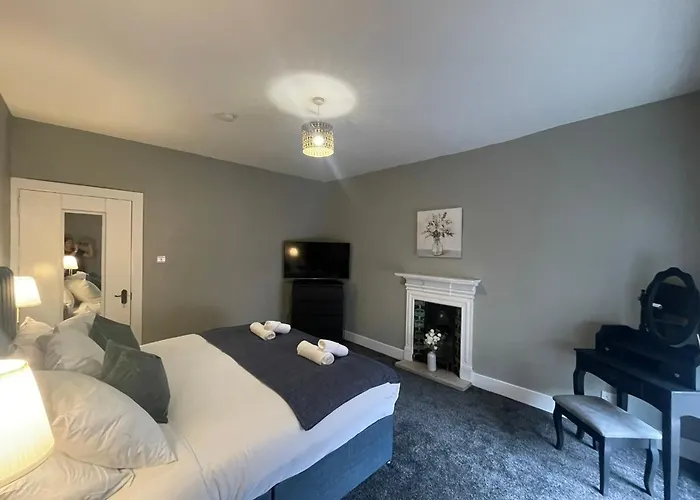 The West Nest For Six - Pass The Keys *