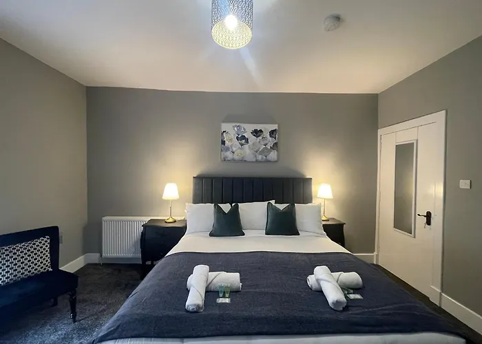 The West Nest For Six - Pass The Keys *