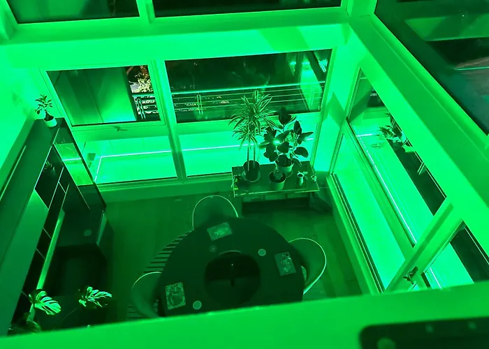 Duplex Penthouse With Secured Parking Finnieston Lejlighed