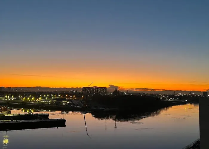 Appartement Executive Riverside With Workspace & Fast Wifi