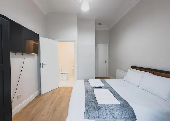 O2 Spacious Hideaway Глазго