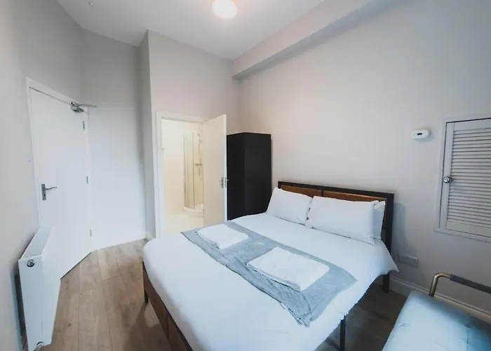 O2 Spacious Hideaway Глазго