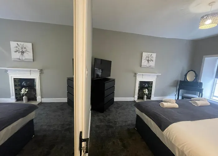 The West Nest For Six - Pass The Keys