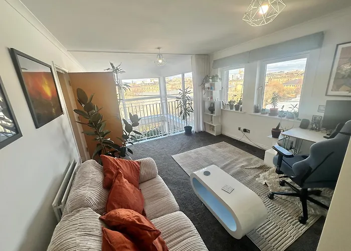 Duplex Penthouse With Secured Parking Finnieston * Глазго
