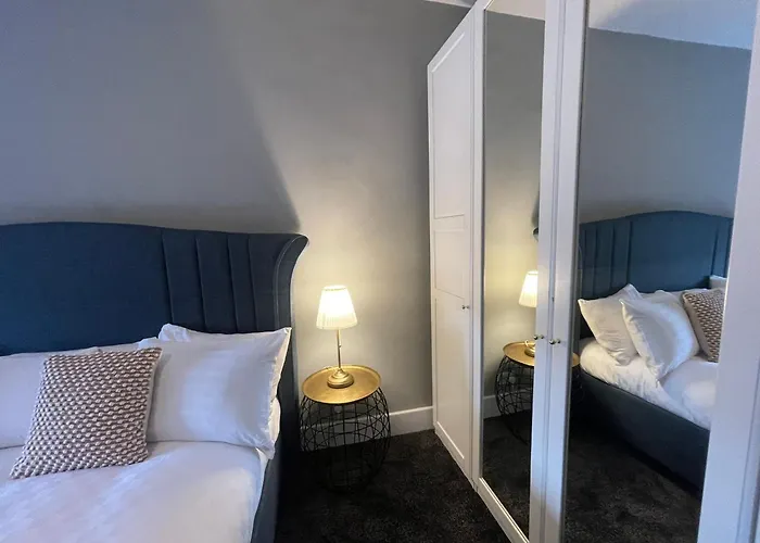 The West Nest For Six - Pass The Keys Glasgow