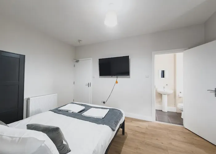 O2 Spacious Hideaway Glasgow