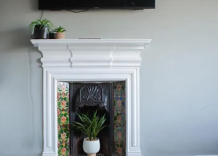 The West Nest For Six - Pass The Keys *