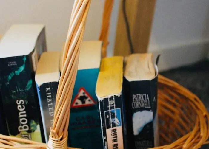 Modern Ground Floor 2 Bed Secure Parking & Perfect For City- Celticemirates Stadium 公寓 *