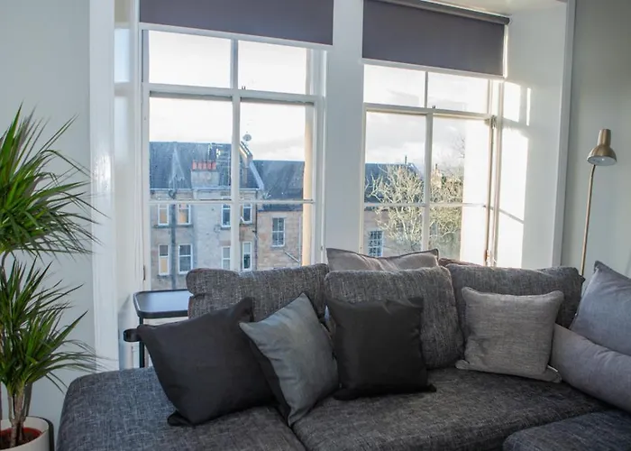 The West Nest For Six - Pass The Keys Glasgow