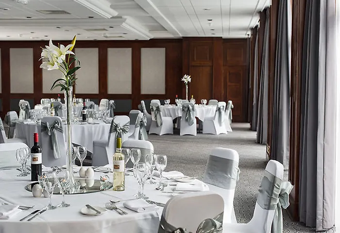 Hotell West By Compass Hospitality 3*