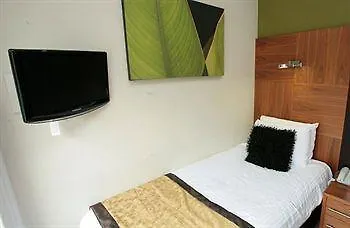 橡果国际酒店 3*