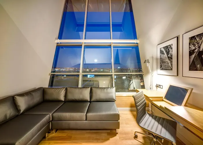 Apex Of 4* Glasgow
