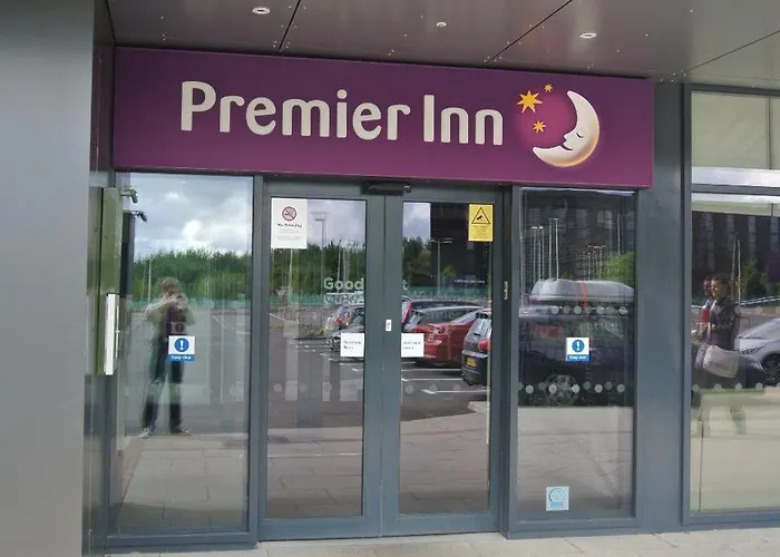 Premier Pacific Quay 3*