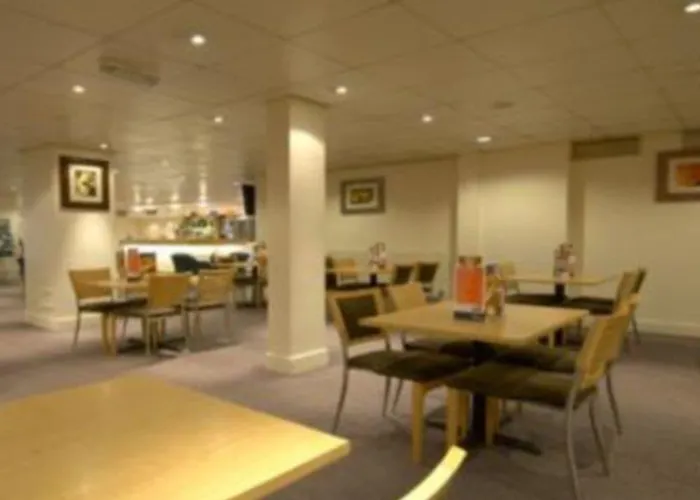 Отель Travelodge 2*