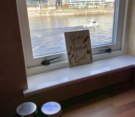 Centre Flat With River Views And Parking Apartamento *