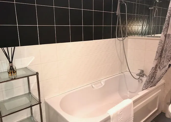 The Heights - River And City View *