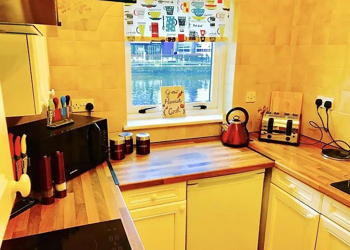 Appartamento Centre Flat With River Views And Parking *