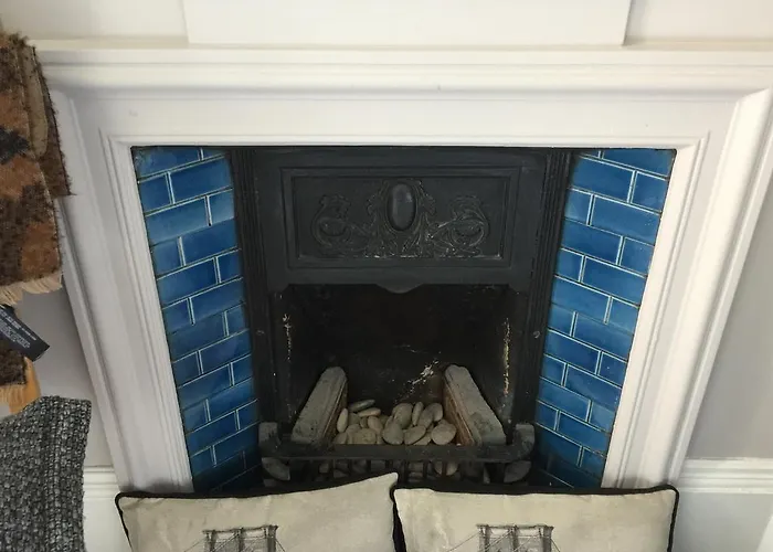 2 Bed West End Apartment