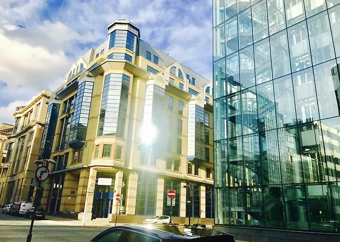 Apartment City Centre Flat With River Views And Parking Glasgow