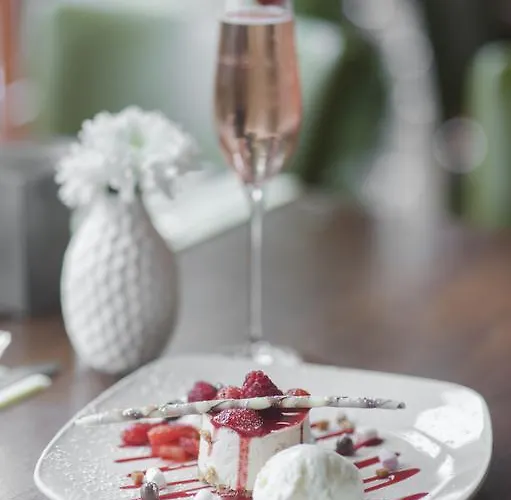 The Fullarton Park 2* גלאזגו