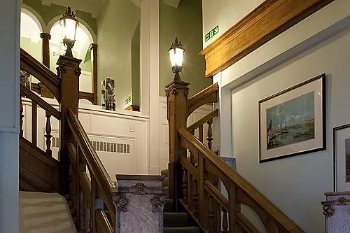 The Orchard Park Hotel