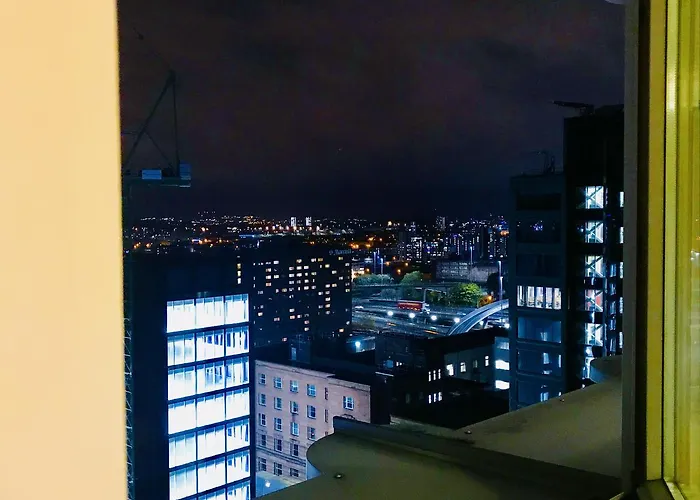 Station Skyline With Parking Appartamento Glasgow