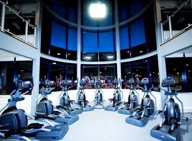 Station Skyline With Parking * Glasgow