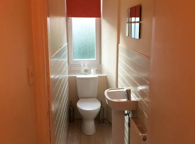 Apartment Scotstoun 1 Bed Flat *