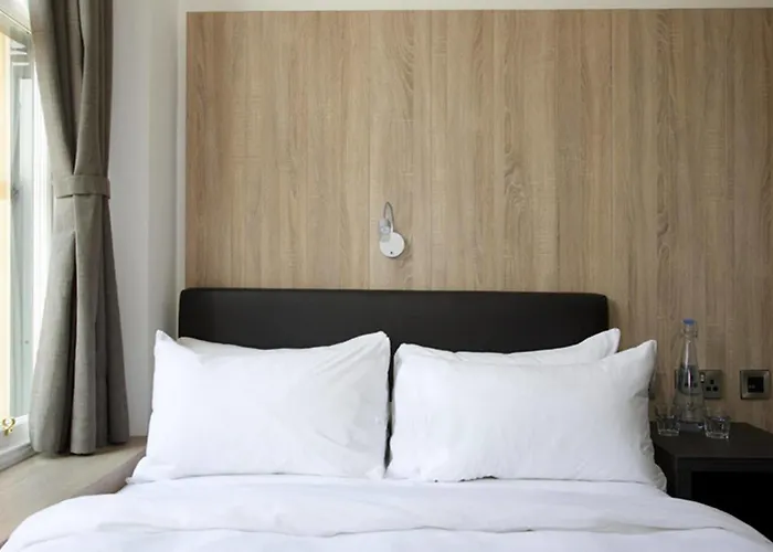 ザ Z 3* グラスゴー