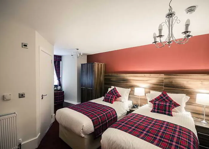 מלון Royal West End 3*