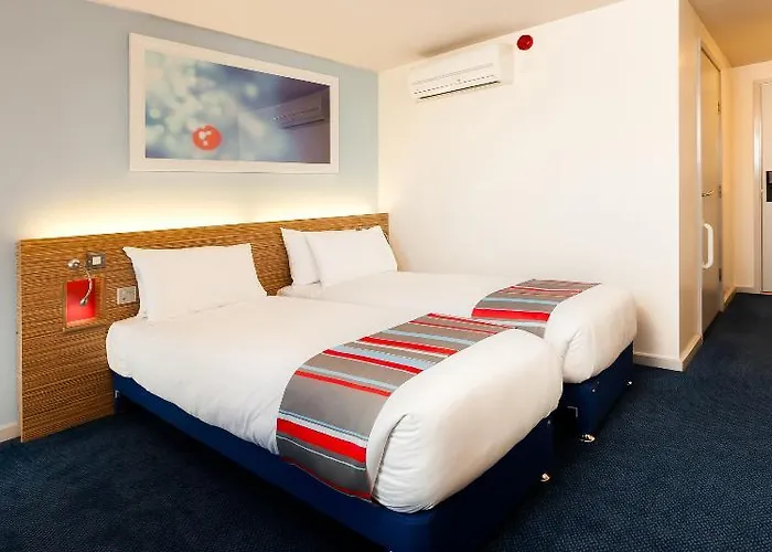 Travelodge Queen Street 3* Глазго
