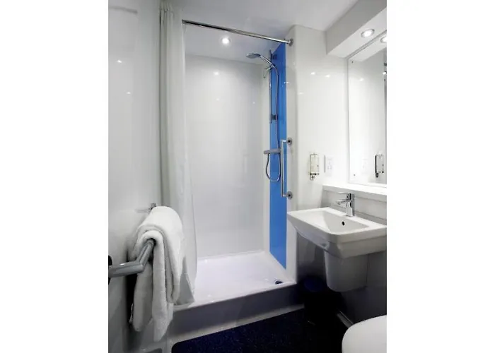 Travelodge Airport ホテル 3*