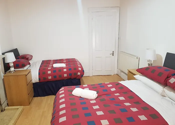 Bentinck Street Ground Floor * Glasgow