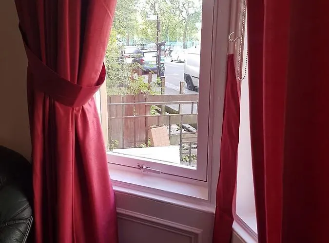 Bentinck Street Ground Floor Apartman *