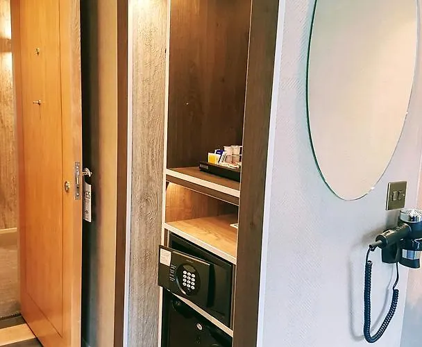 Rennie Mackintosh - Station 3* Glasgow