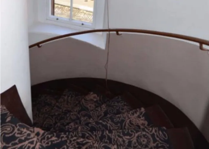 فندق Celentano's Restaurant With 3*