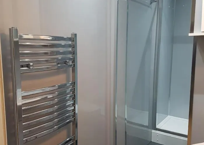 Bentinck Street Ground Floor * Glasgow