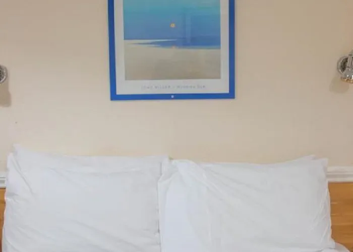 The Willow 2* Glasgow