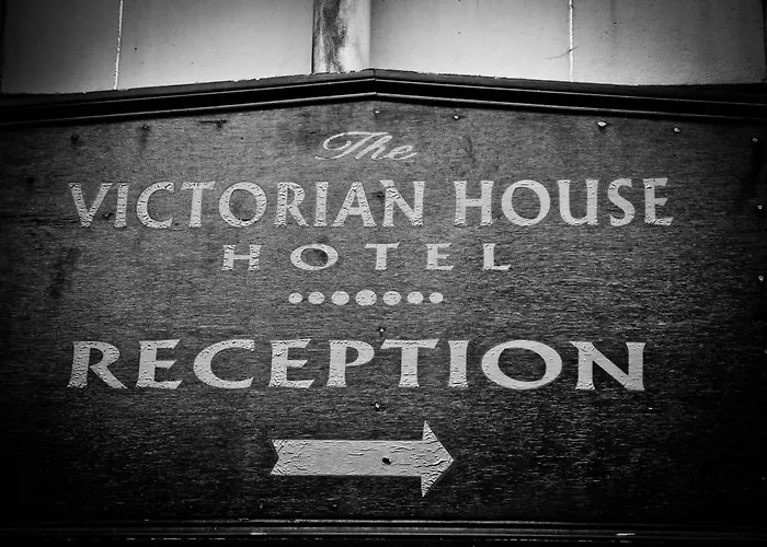 Victorian House Hotel 3*