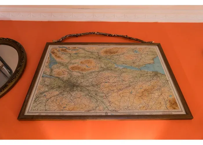 Beautifully Kept Mezzanine Flat ★school Of Art★ Appartamento