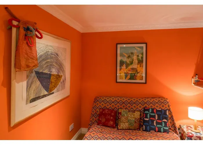 Beautifully Kept Mezzanine Flat ★school Of Art★ *