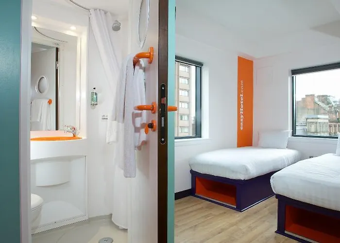 Easyhotel
