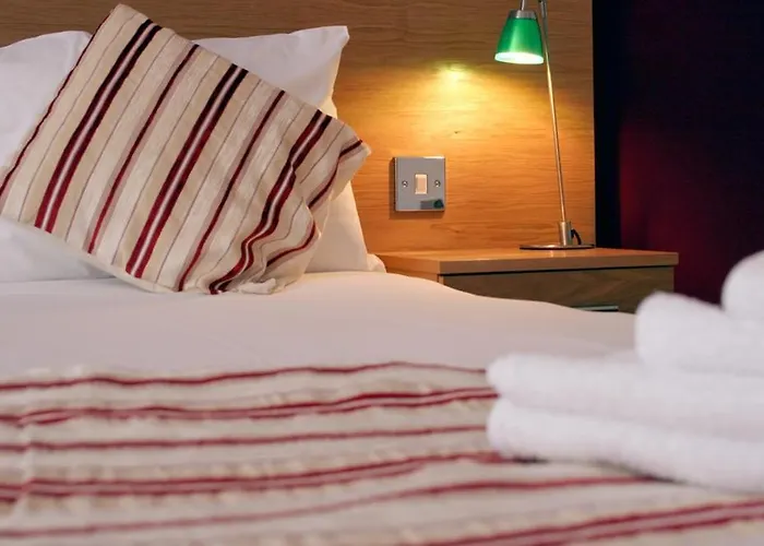 Newton 3* غلاسغو