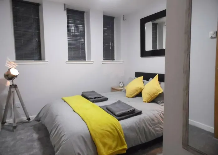 Art Deco Building On Vibrant Sauchiehall Street