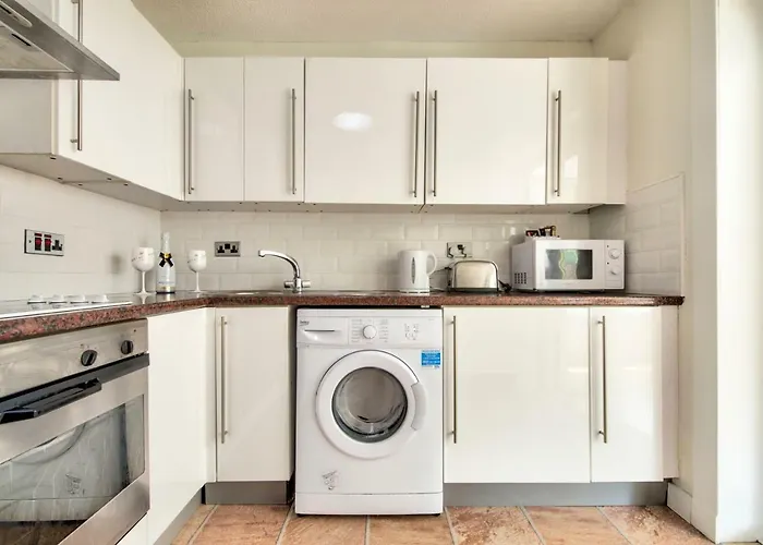 No.17 Serviced Apartment