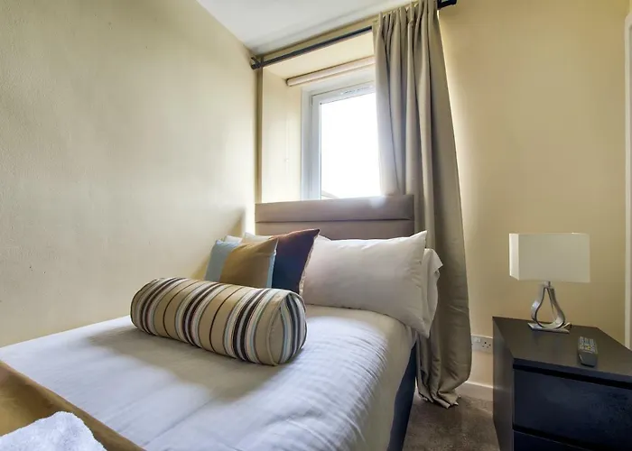 No.5 Serviced غلاسغو