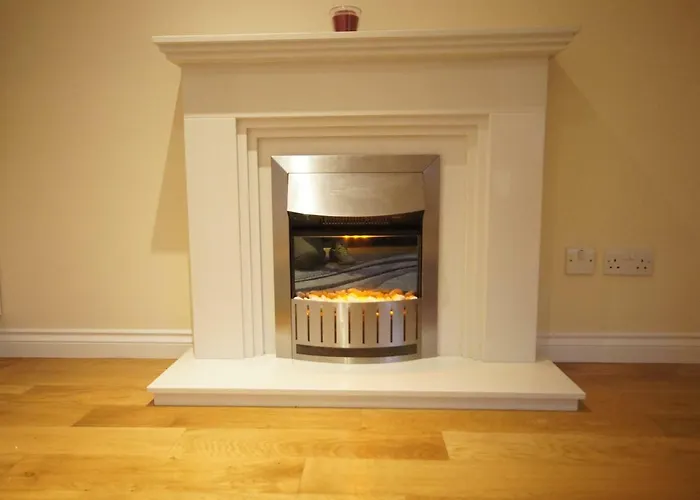 Modern, Cosy In Bearsden With Private Parking דירה *